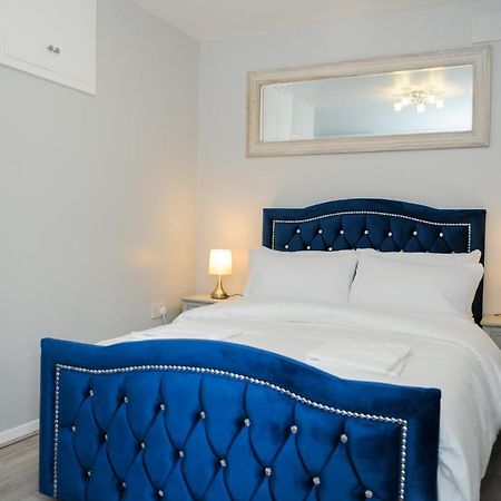 شقة Greater London, 1 Bed London Flat, Parking, Nr Metro Stations, 15Mins To لندن المظهر الخارجي الصورة