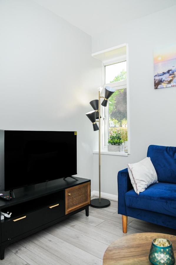 شقة Greater London, 1 Bed London Flat, Parking, Nr Metro Stations, 15Mins To لندن المظهر الخارجي الصورة